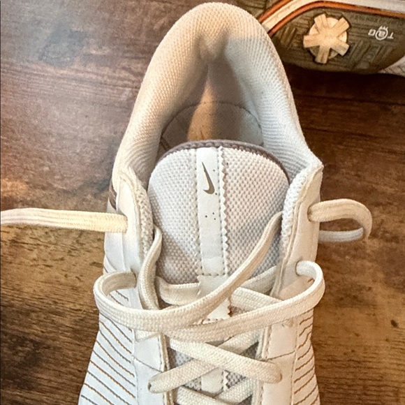 Nike Golf Shoes - Picture 6 of 8
